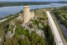 Vue aérienne de Châteauneuf-du-Pape dans le Vaucluse.