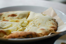 Un cheese naan