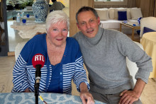 Line Renaud est l'invitée de Marc-Olivier Fogiel dans "Face à Fogiel" sur RTL, le 17 novembre 2025.