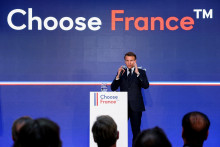 Le président Emmanuel Macron lors du sommet "Choose France", visant à attirer les investisseurs étrangers en France, au château de Versailles, le 19 mai 2025.
