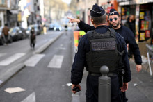 Des policiers patrouillent dans le centre-ville de Marseille, dans le sud de la France, le 21 mars 2024,
