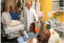 La césarienne a été soigneusement préparée par une vingtaine de soignants.