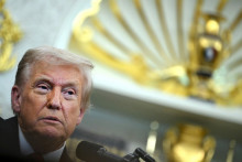 Donald Trump dans le bureau ovale à Washington le 13 octobre 2025