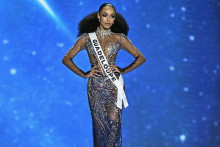 Ophély Mezino, Miss Guadeloupe, au concours Miss Univers 2025