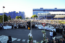 Un rassemblement en hommage à Mehdi Kessaci, le 22 novembre 2025 à Marseille