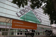 L'entrée d'un magasin Leroy Merlin, à Paris (Illustration). 