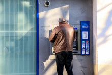 Les banques traditionnelles s'avèrent bien moins compétitives que celles en ligne.