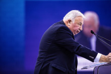 Gérard Larcher, le 20 novembre 2025, au Congrès des maires de France à Porte de Versailles, à Paris