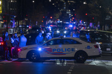 Une vue de la scène après que deux membres de la Garde nationale américaine ont été abattus et « grièvement blessés » près de la Maison Blanche à Washington DC, aux États-Unis, le 26 novembre 2025.