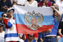 Des fans russes supportant Daniil Medvedev lors de l'Open d'Australie de tennis, le 27 janvier 2020.