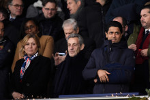 Yaël Braun-Pivet, Nicolas Sarkozy et Nasser Al-Khelaifi, au Parc des Princes, le 26 novembre 2025