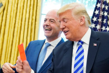 Le président américain Donald Trump et Gianni Infantino, président de la FIFA, le 28 août 2018