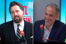 Philippe-Audrey Larrue Saint-Jacques et Raphaël Glucksmann, le 5 décembre 2025.
