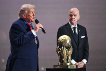 Donald Trump et le président de la FIFA lors du tirage au sort de la Coupe du monde 2026