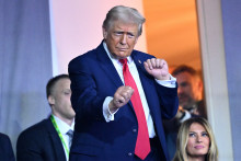 Donald Trump, le 5 décembre 2025, dansant lors de la performance des Village People à  la cérémonie de tirage au sort du Mondial 2026