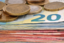 De l'argent, en monnaie (image d'illustration)