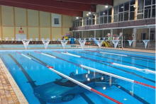 Une voiture au fond du bassin de la piscine municipale Jean Boiteux à La Ciotat