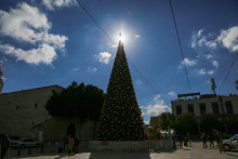 Le sapin de Noël à Bethléem, en Cisjordanie occupée
