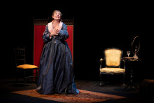 Julie Depardieu dans la pièce "Les misérables".