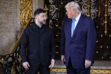 Donald Trump et Volodymyr Zelensky avant leur réunion en Floride le 28 décembre 2025 pour discuter du plan de paix pour l'Ukraine
