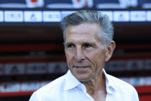 Claude Puel assiste à Nice-Lille au stade Allianz Riviera, à Nice, le 11 août 2023.