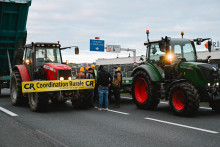Un point de blocage organisé par des agriculteurs du syndicat de la Coordination Rurale à Lyon, le 5 janvier 2026