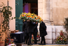 Une gerbe de fleurs aux obsèques de Brigitte Bardot