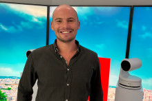 Le psychiatre Julien Izcovich lors de l'enregistrement du podcast "Symptômes"