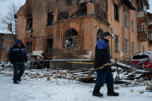 Une rue de Kiev après une attaque de drones russes, en Ukraine, le 9 janvier 2026.