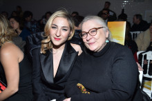 Marilou Berry et Josiane Balasko lors d'un défilé de haute couture, en 2017.