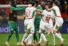 Les joueurs du Sénégal et du Maroc se disputent lors de la finale de la CAN, le 18 janvier 2026 à Rabat.