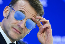 Emmanuel Macron est apparu avec des lunettes de soleil lors du Forum économique de Davos, le 20 janvier.