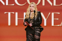 La chanteuse Cher a remis un prix lors de la 68e cérémonie des Grammy Awards ce dimanche 1er février 2026.
