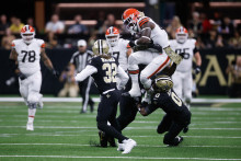 Rencontre entre les Browns de Cleveland et les Saints de New Orleans au Caesars Superdome le 17 novembre 2024 à New Orleans, Louisiane.