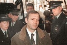 Jean-Marc Deperrois arrive, le 14 mai 1997, au palais de justice de Rouen