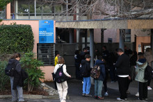 Le collège La Guicharde à Sanary-sur-Mer (Var), le 3 février 2025, après qu'une enseignante ait été poignardée par un élève.