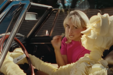 Sabrina Carpenter a tourné dans la publicité des chips Pringles pour le Super Bowl 2026.