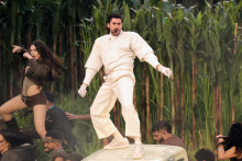 Bad Bunny lors du spectacle de la mi-temps du Super Bowl, aux États-Unis, le 8 février 2026