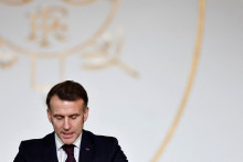 Emmanuel Macron assure que la guerre commerciale avec les États-Unis est toujours d'actualité