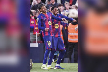 Des joueurs du FC Barcelone font la célébration "toumoulé" en février 2026.