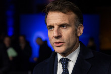 Le président de la République Emmanuel Macron après une réunion informelle des dirigeants de l'UE au château d'Alden Biesen, le 12 février 2026.