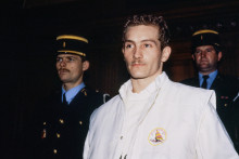 Lionel Cardon arrive au tribunal de Paris le 9 avril 1986