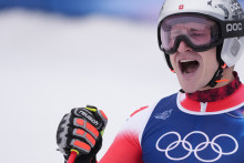 Le Brésilien Lucas Pinheiro Braathen après avoir remporté l’épreuve de slalom géant masculin de ski alpin lors des Jeux olympiques d’hiver de Milan-Cortina 2026, au centre de ski de Stelvio, à Bormio (Valtellina), le 14 février 2026.
