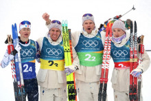 Eric Perrot, Quentin Fillon Maillet, Emilien Jacquelin et Fabien Claude, sacrés champions olympiques du relais masculin de biathlon, le 17 février 2026 à Anterselva.