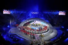 Les athlètes pendant la cérémonie de clôture des JO d'hiver 2026