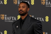 Michael B. Jordan pose sur le tapis rouge des Bafta, les Oscars britanniques, le 22 février 2026 à Londres (Royaume-Uni).