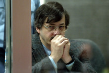 Le pédophile belge Marc Dutroux lors de son procès le 7 juin 2004, au tribunal d'Arlon.
