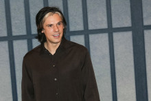 Le rappeur Orelsan pour la sortie de son nouvel album le 7 novembre 2025.