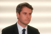 Gabriel Attal lors du 20:10 d'Anne-Sophie Lapix, le dimanche 8 mars 2026.