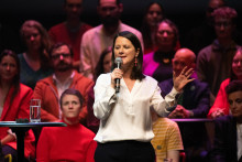 Johanna Rolland, maire socialiste de Nantes (Loire-Atlantique), en campagne pour les élections municipales, le 11 mars 2026.